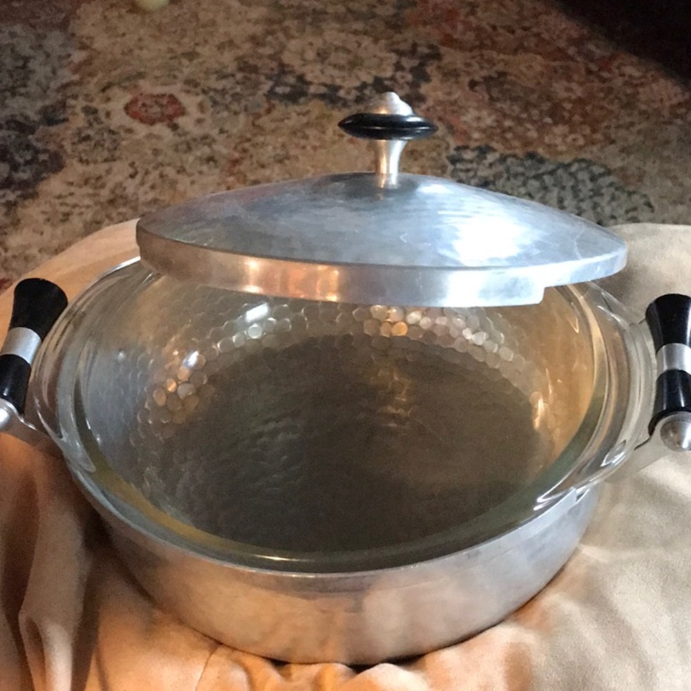 2 Qt Hammered Aluminum Casserole Serving Dish with bonus